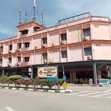 Spot On 89994 Rz Gold Hotel Kuala Kerai Bagian luar foto